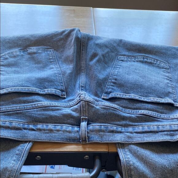 Old Navy Women's Boyfriend Jeans - Faded Gray - Picture 5 of 5